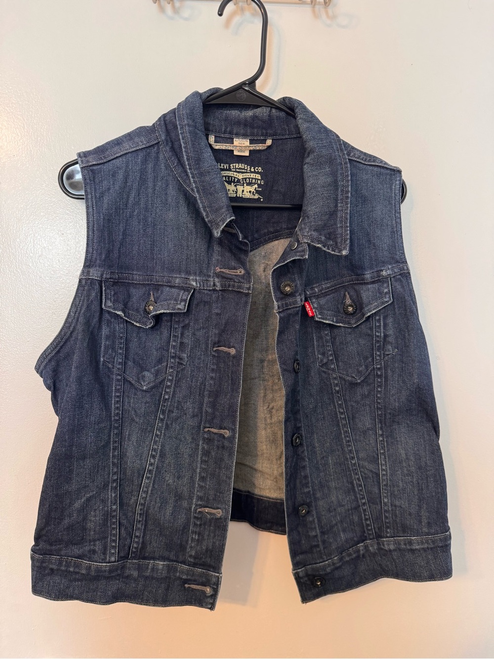 Vintage Levi's Women's Dark Blue Denim Vest